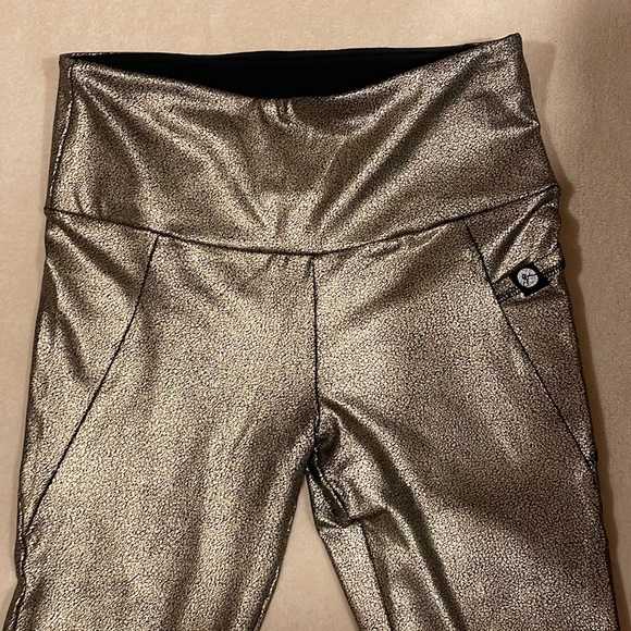 Gottex Gold and Black Speckle Leggings In Size XS - Picture 2 of 5